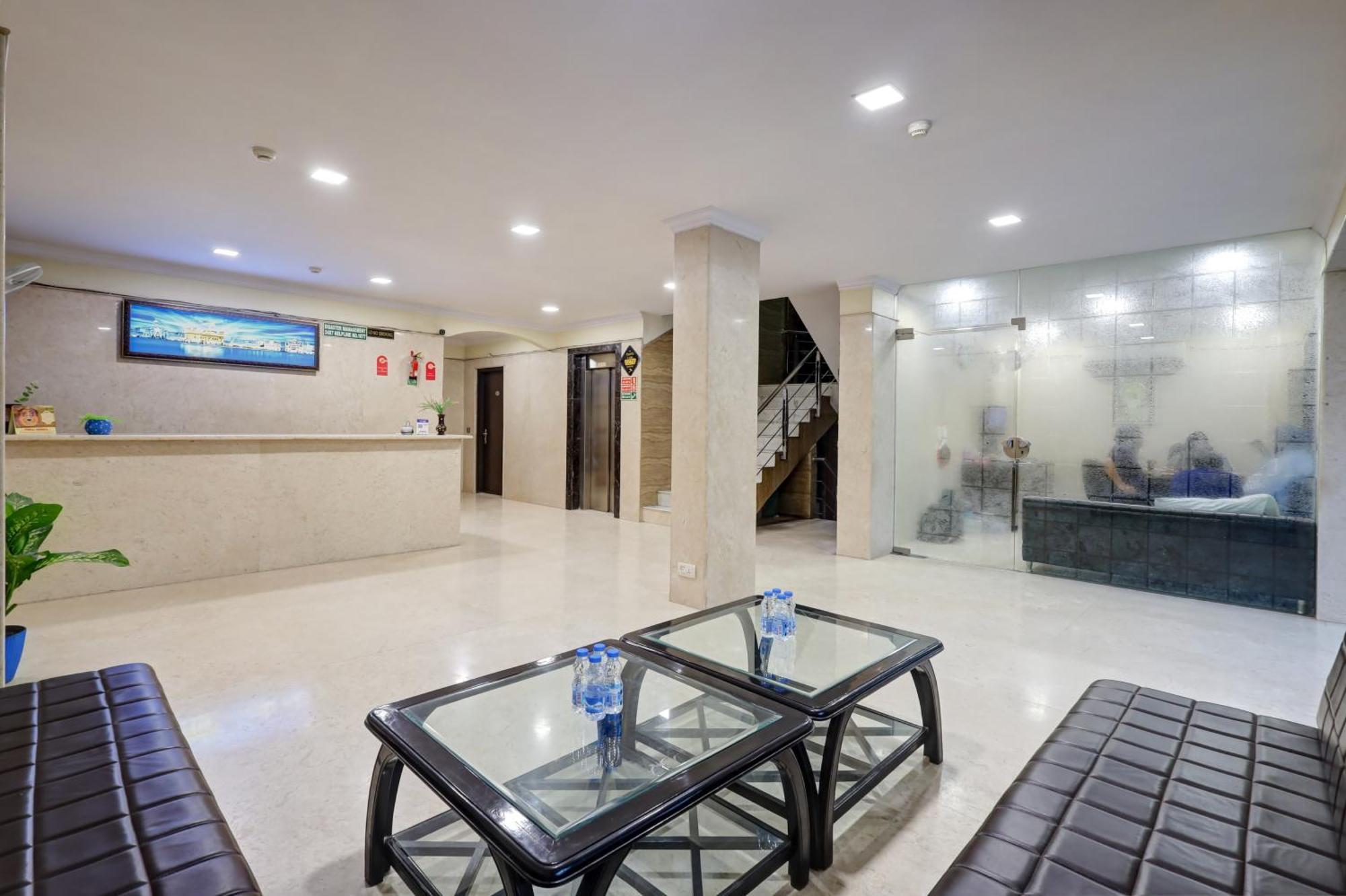 Hotel Singh Palace Делхи Екстериор снимка