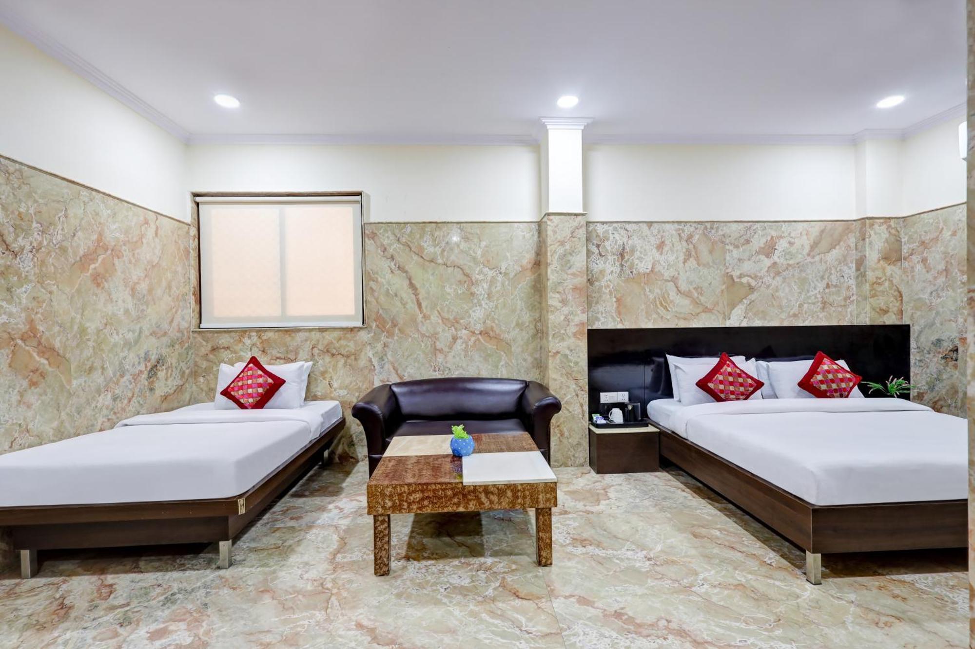 Hotel Singh Palace Делхи Екстериор снимка