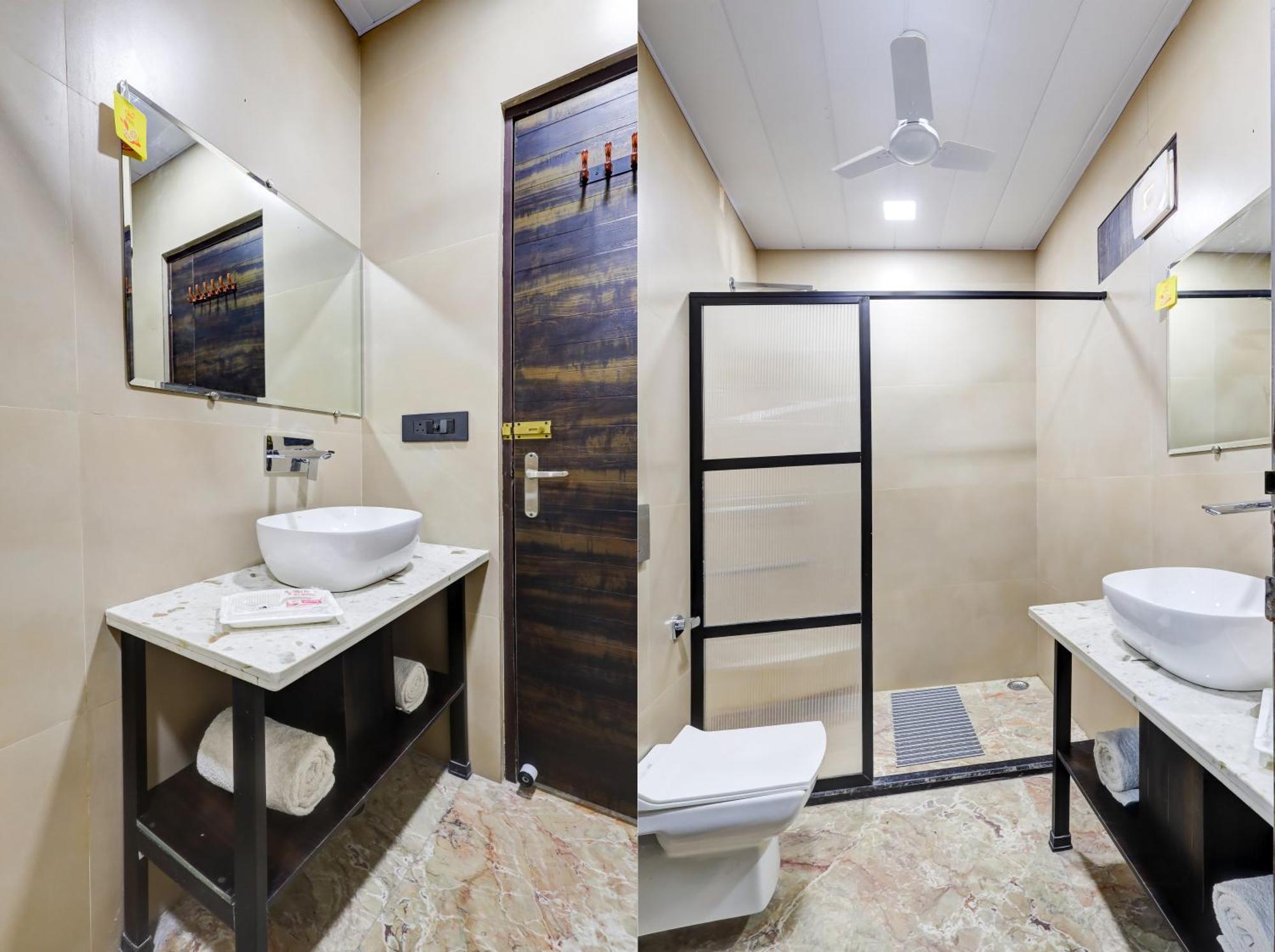 Hotel Singh Palace Делхи Екстериор снимка